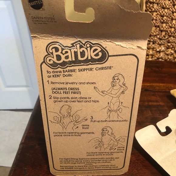 Lot Of VINTAGE BARBIE Clothing - Picture 7 of 7